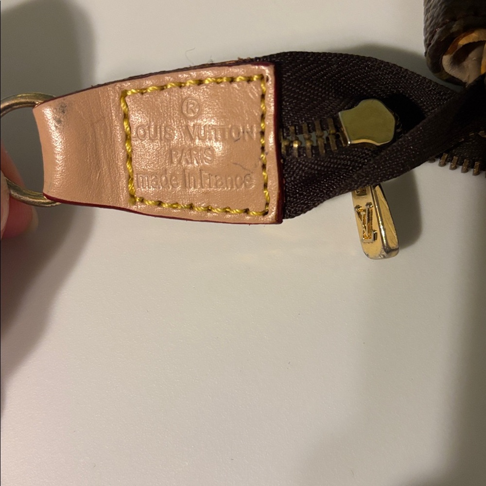 Louis Vuitton purse - Picture 6 of 6